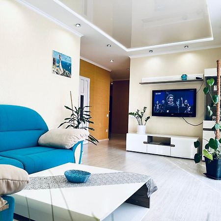 Apartments With A Coffee Machine In The City Center, Near A Park And Zlata Plaza روفنو المظهر الخارجي الصورة