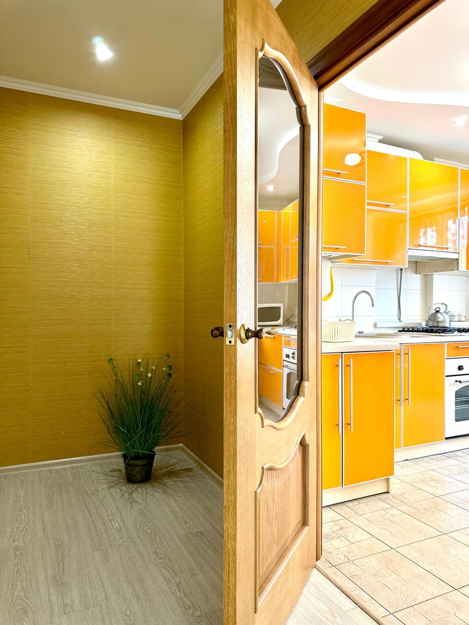 Apartments With A Coffee Machine In The City Center, Near A Park And Zlata Plaza روفنو المظهر الخارجي الصورة