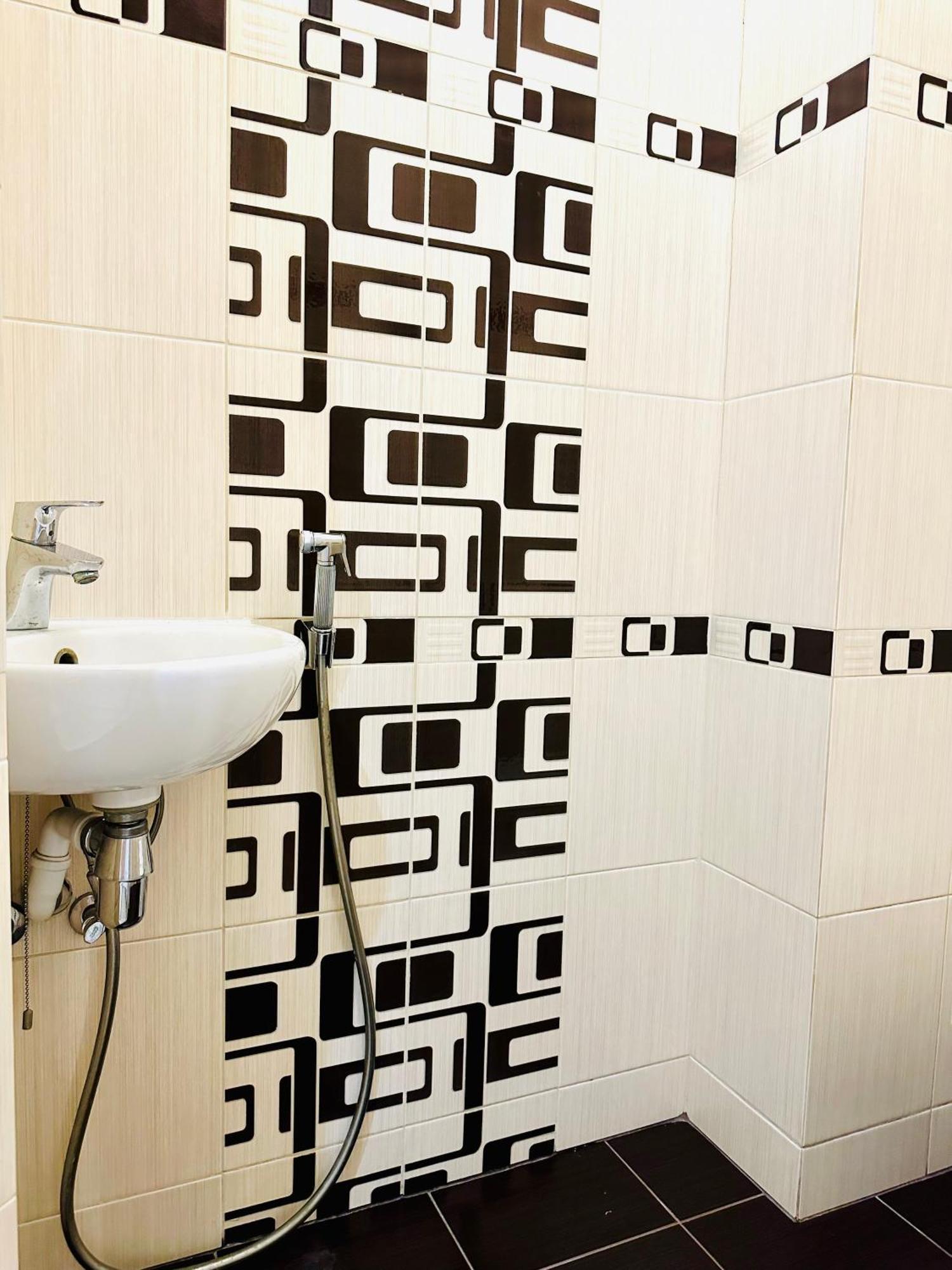 Apartments With A Coffee Machine In The City Center, Near A Park And Zlata Plaza روفنو المظهر الخارجي الصورة